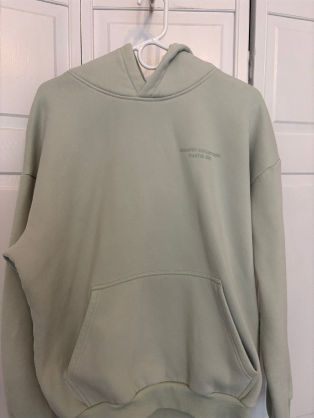 Pastel Sage Crewneck Hoodie - Comfortable Everyday Pullover